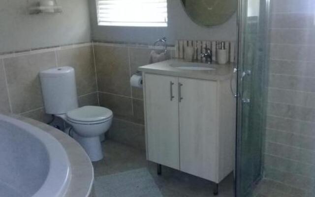 Jenvey House Selfcatering Apartments & BnB