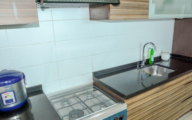 Spacious Hampton's Park Apartment with Working Space