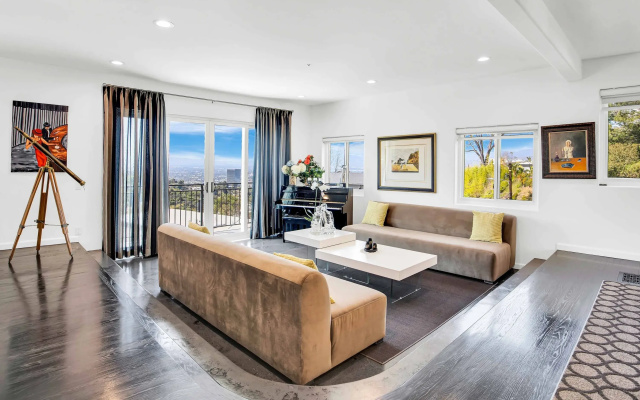 Pacific View by Avantstay Original Artist's Home