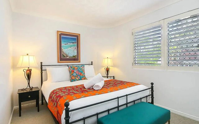 Classy 3 Bedroom Apartment by the Beach