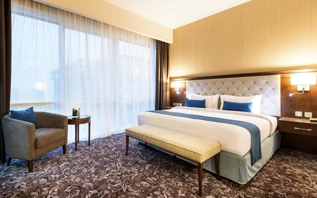 Golden Tulip Doha (Luxury City Hotel)