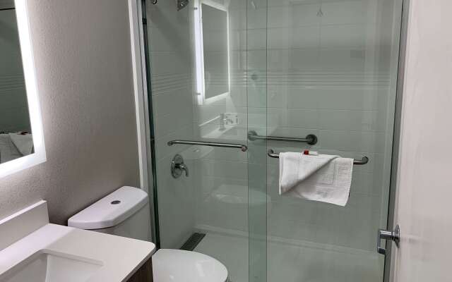 Microtel Inn by Wyndham Charlotte Airport
