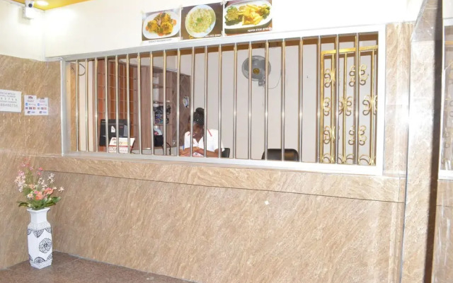 Whitesun Safari Hotel