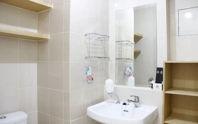 Relaxing Studio Apartment at Parahyangan Residence with Mountain View