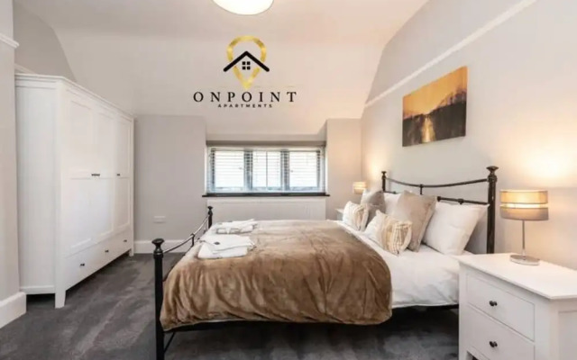FRESH 1 Bedroom Apt With Parking