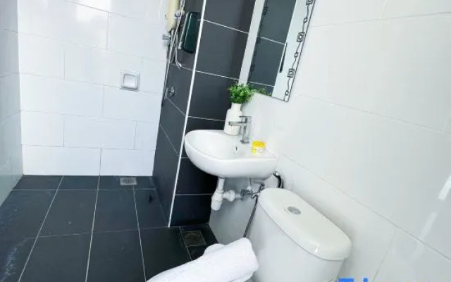 IPOH The Majestic Imperial Air-Con 6 PAX SUITE