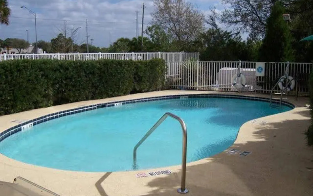 Ruskin Inn Tampa-Sun City Center