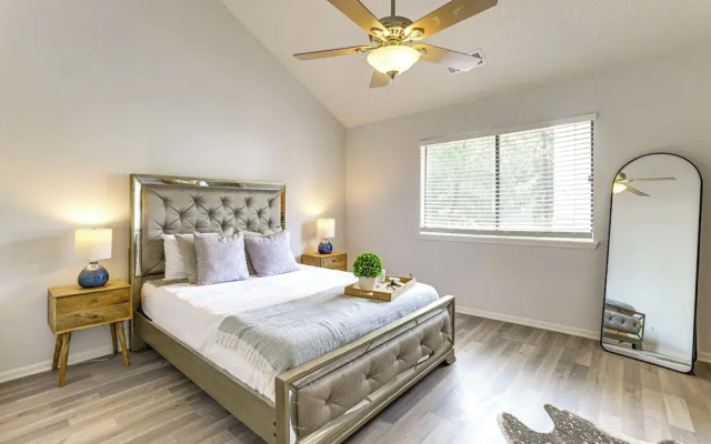 6 Mi to Mercer Botanic Gardens, Sleek Unit w/ Pool