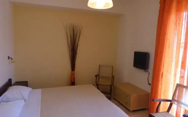 Calma Apartments & Studios