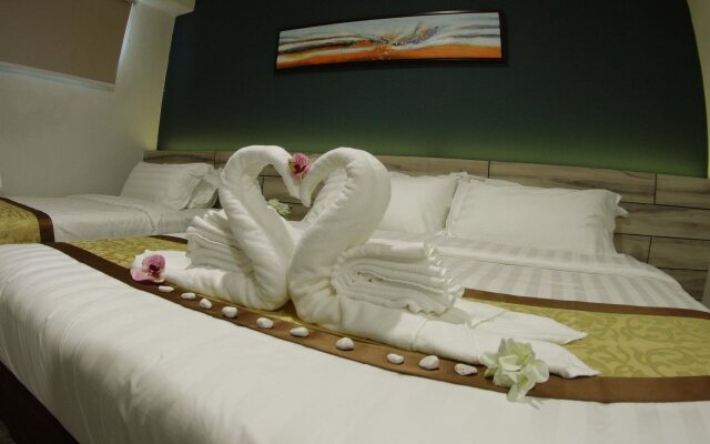 Meriton Inn Hotel