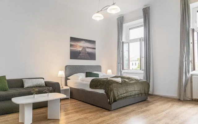 Pleasing 2BR Apt. AKH-Perfect for Groups