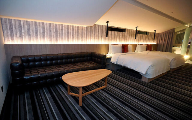 Urban Chic Inn