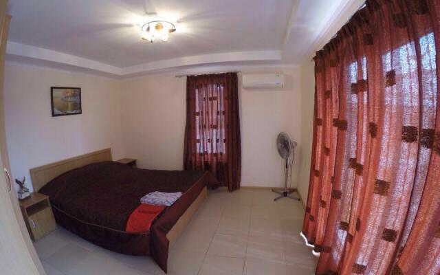 Mramornyj (Golubaja buhta)