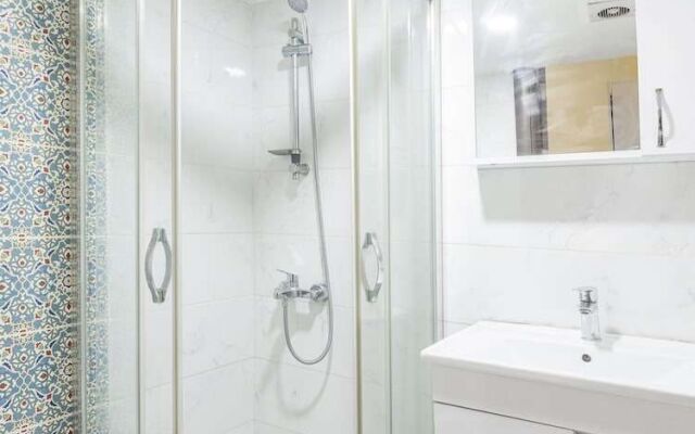 The Red Tent Suite 88