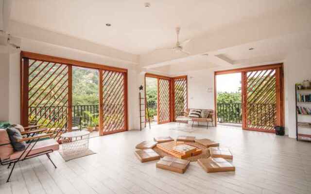 The Dearly Koh Tao Hostel