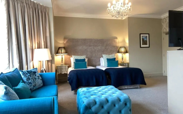 Virginia Court Hotel