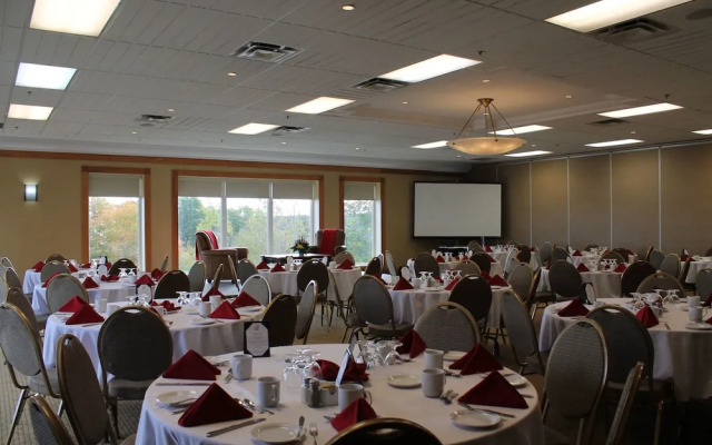 Oak Island Resort & Conference Centre