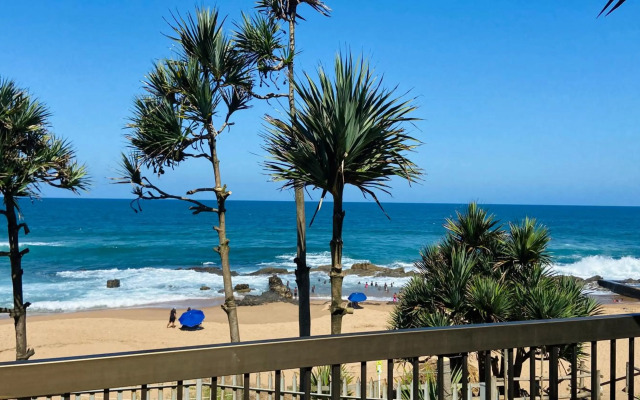 Beachfront Luxury - 2 Chaka's Place