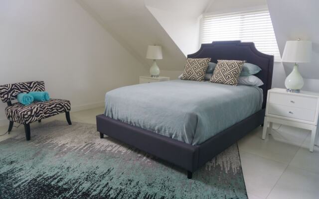 Penthouse By The Sea 3BD Apartment OLR