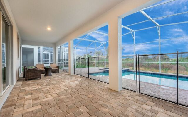 Interlocking Drive Villa Champions Gate