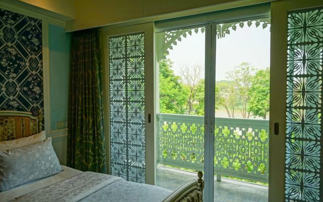 At Pingnakorn Riverside Hotel Chiangmai