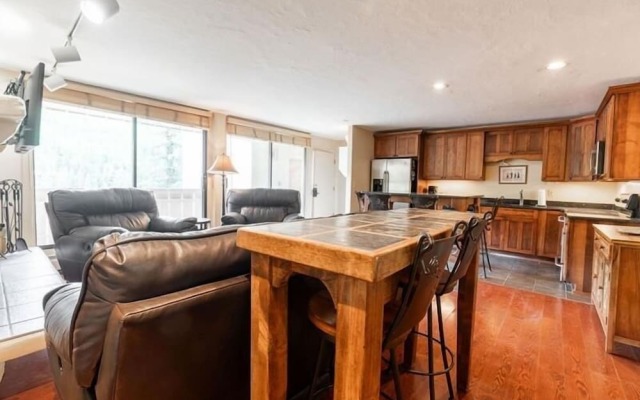 Scorpio Condos with Magnificent Vail Mountain Views by RedAwning