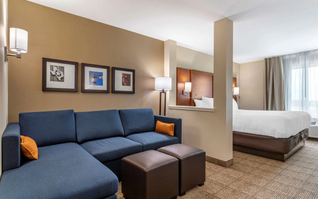 Comfort Inn & Suites Waller