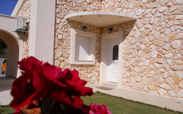 Villa Poulades