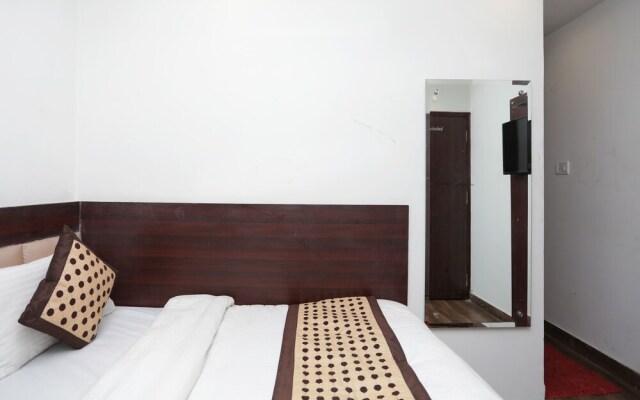 OYO 12503 Hotel Corner Point