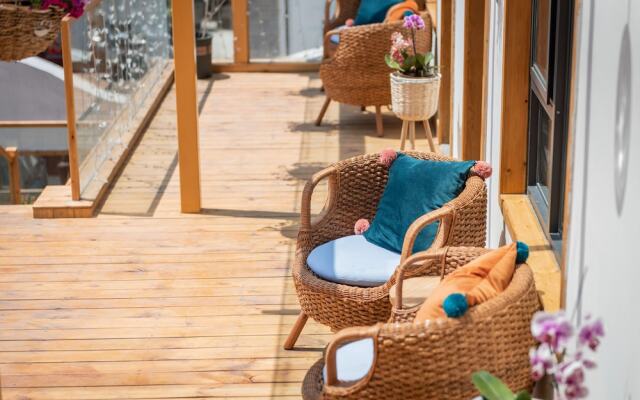 Dali Orchard Suites