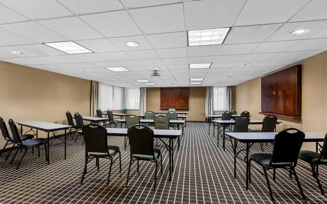 Comfort Inn & Suites Somerset - New Brunswick