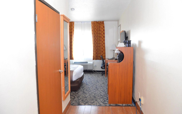 Quality Inn Coralville - Iowa River Landing