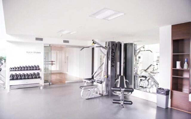 Executive Suites by Roseman - Luna