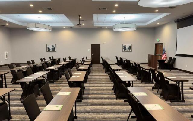 Holiday Inn Carlsbad by IHG