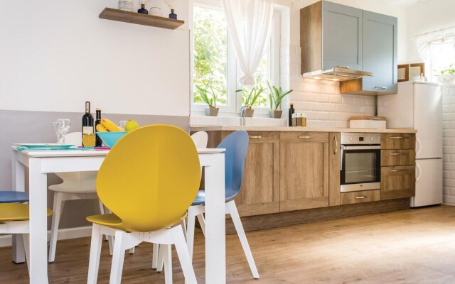 Beautiful Home in Klimno With Wifi and 2 Bedrooms
