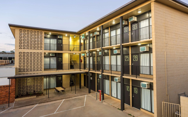 Nightcap at Emerald Star Hotel