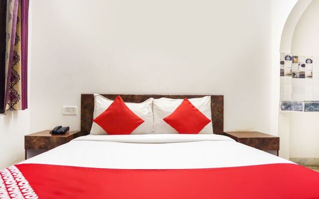 Oyo Flagship 46230 Atta Market