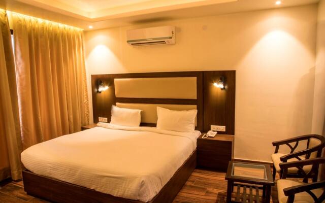 Pavna Palace Hotel