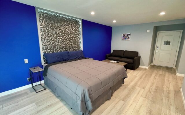 Quintessence ApartHotel