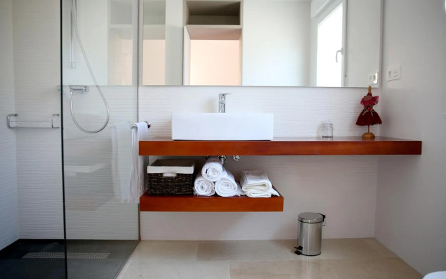 Casa rural con piscina Viña de Millan