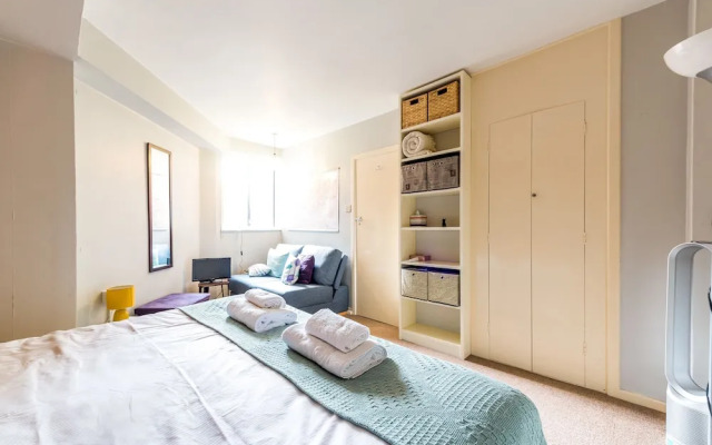 Warm and welcoming Home in Putney