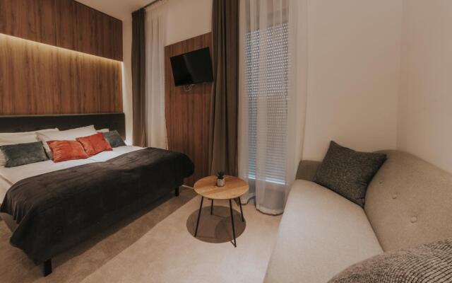 Design Studio Apartment Close to the City Center