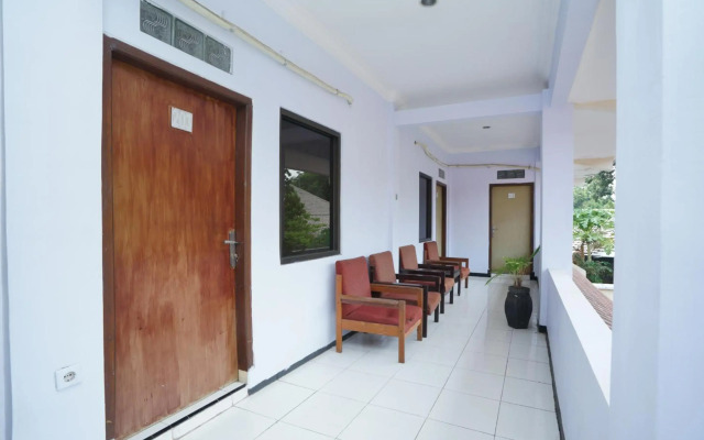OYO 2003 Female Guest House
