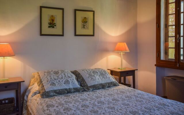 Charming Holiday Home With Deckchairs, Garden, Terrace, BBQ