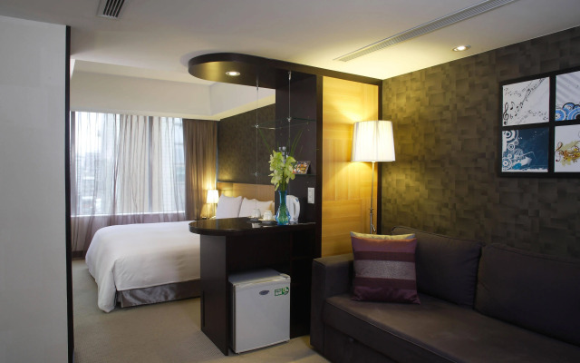 Hotel B