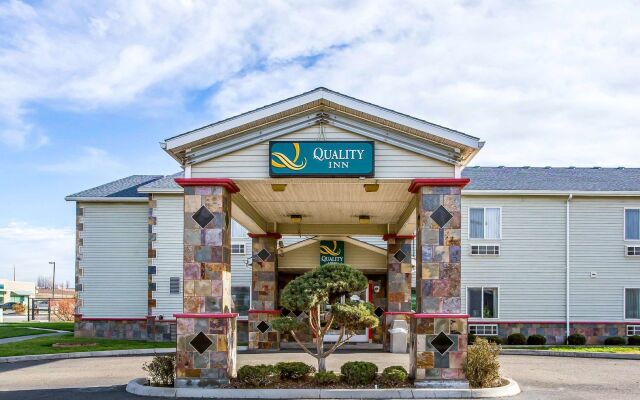 FairBridge Inn & Suites Sunnyside