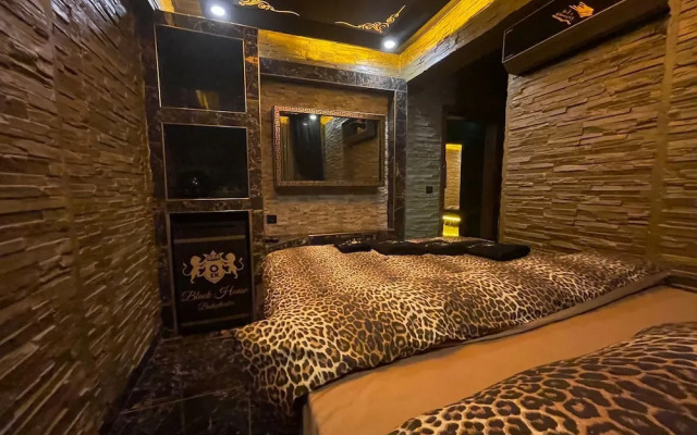 Black House