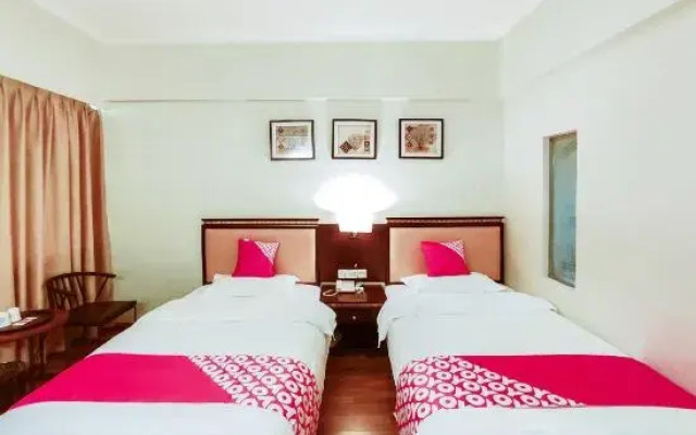 Huayu Hotel
