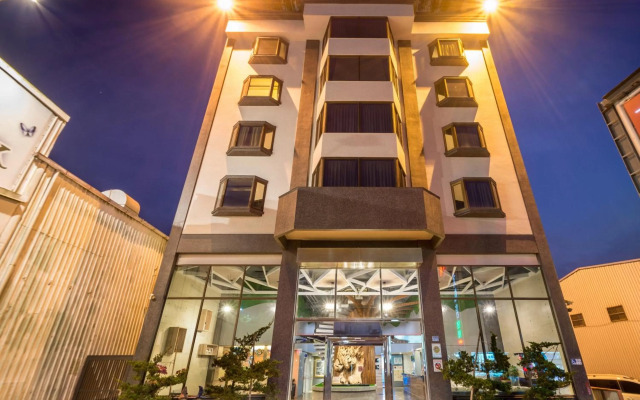 Yadi Hotel