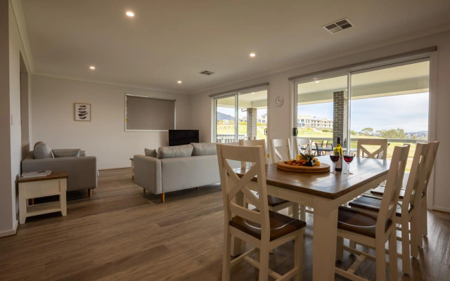 Discovery Resorts - McCracken Country Club